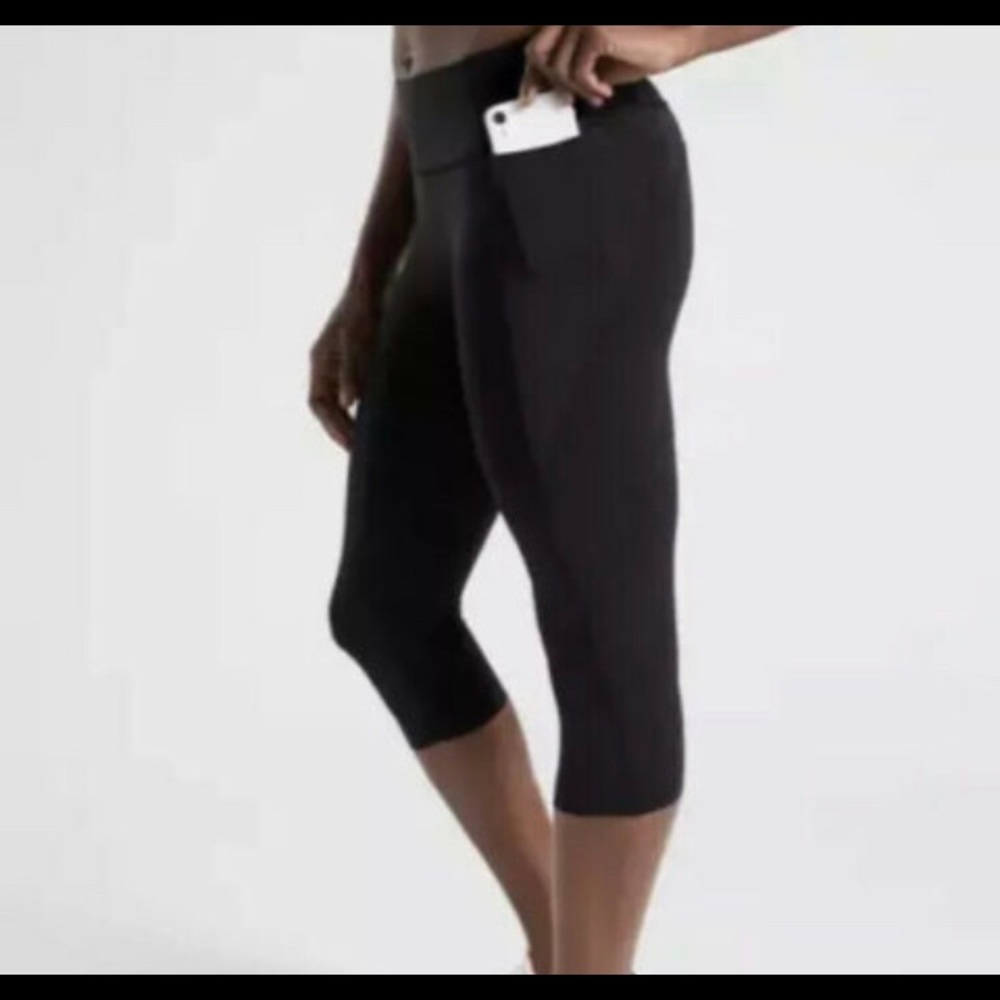 Athleta Velocity Crop Black Raw Hem NWT M NWOT XS - Picture 3 of 7